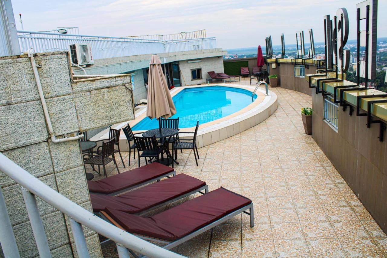 Residence Le Carat Bonapriso ดูอาลา ภายนอก รูปภาพ